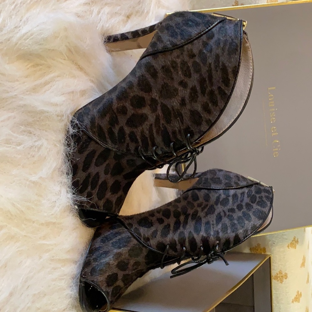 ouise et Cie • Black & Gray Minx Vernonia